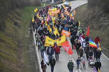 Demonstrationszug zum Atomkraftwerk Neckarwestheim